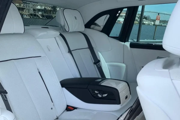 Rolls royce Phantom-4